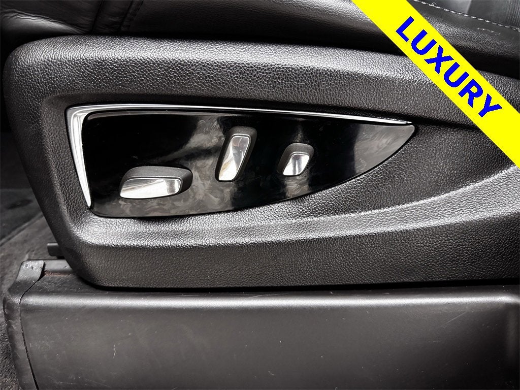 2015 Cadillac Escalade Luxury